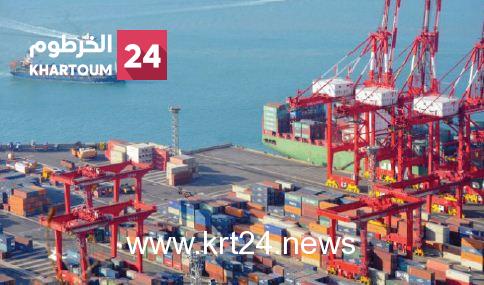 “9” سفن تحمل “27” ألف طن من السكر والقمح تفرغ حمولتها بالميناء الشمالي
