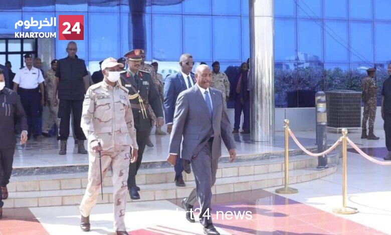 البرهان يغادر إلى الولايات المتحدة ودقلو يودعه بمطار الخرطوم