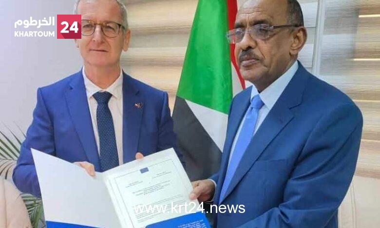 أيدن أوهارا يسلم أوراق اعتماده سفيرا جديدا للاتحاد الأوروبي بالسودان