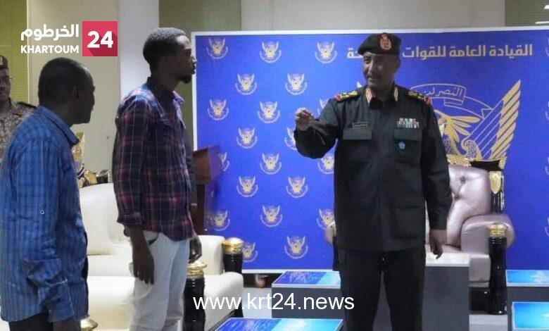 عقب عودتهم من رحلة استشفاء.. البرهان يتعهد بتوفير فرص عمل لمصابي ثورة ديسمبر