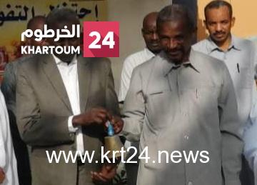 والي الخرطوم يقرع الجرس بمدرسة الرياض بكرري إيذانا ببدء العام الدراسي الجديد
