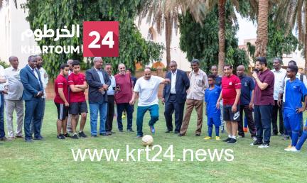 قيادات اتحاد الكرة ودبلوماسيين وإعلاميين يشاركون في وداع فريق السودان المشارك في كأس العالم للأطفال
