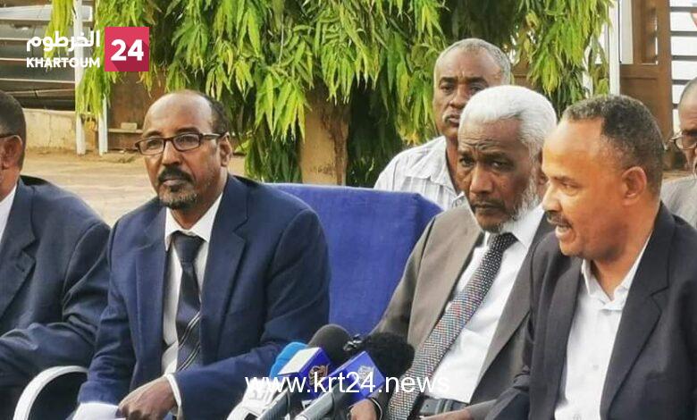 عقب إعادته بأمر المحكمة..  اتحاد المحامين يتسلم داره وسط هتافات مناوئة من لجنة التسيير