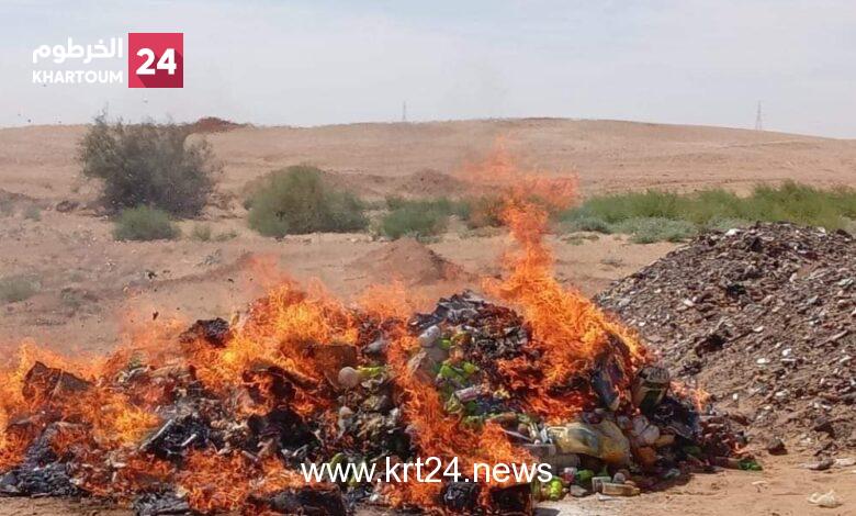 بالصور..  تحوي “15” طنا..  إبادة سلع غذائية منتهية الصلاحية وغير مطابقة للمواصفات بالولاية الشمالية