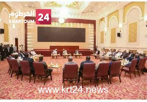 ترأسه دقلو..  البرهان وقادة الجيش يتغيبون عن اجتماع بالقصر الجمهوري مخصص لتحديد مواقيت التوقيع النهائي على الاتفاق الإطاري.