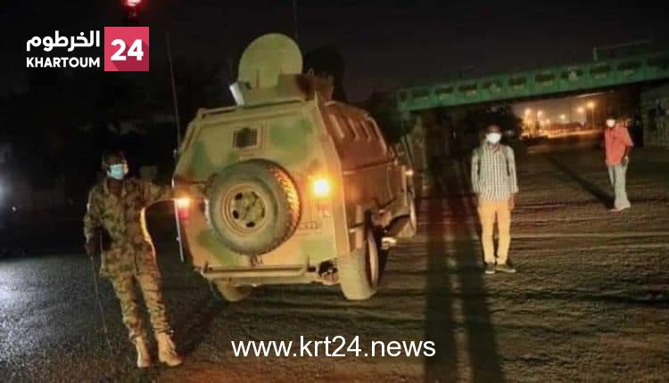 عاجل.. انتشار أمني واسع في محيط القصر الجمهوري، وإغلاق شارع الجامعة شرق القصر، وعربات الدفع الرباعي تحمل المدافع الرشاشة وجنود من مختلف القوات.