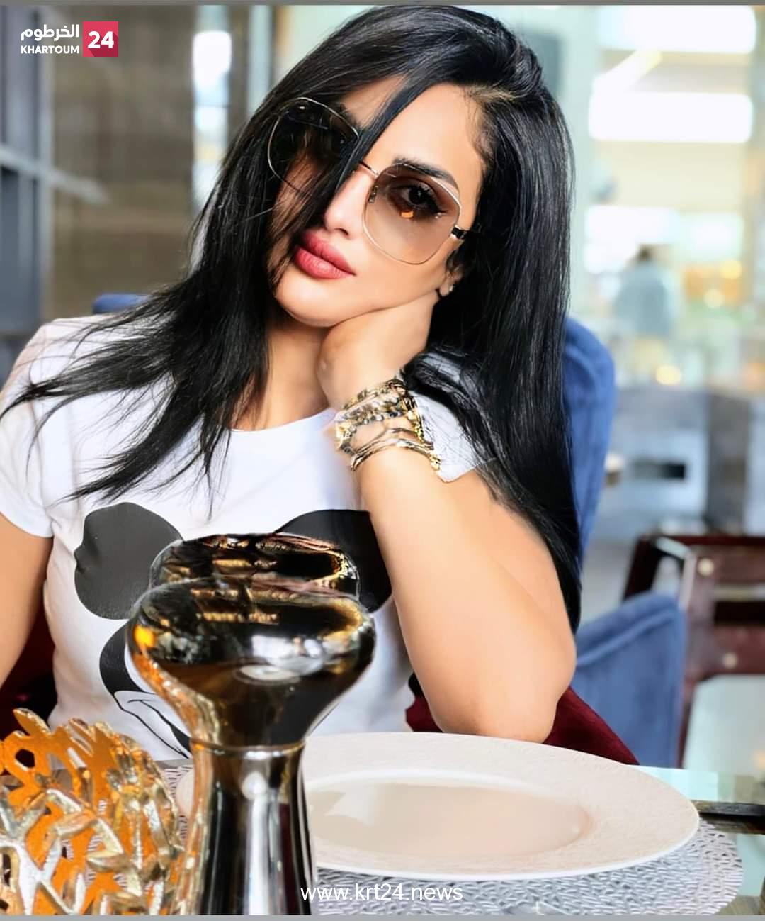 المذيعة "تسابيح مبارك خاطر" تحتفل بإكمال عامها الأول في سكاي نيوز عربية