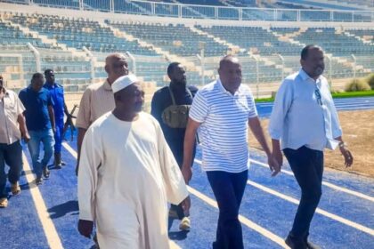رئيس الهلال يتفقد أضرار منشآت النادي بالخرطوم